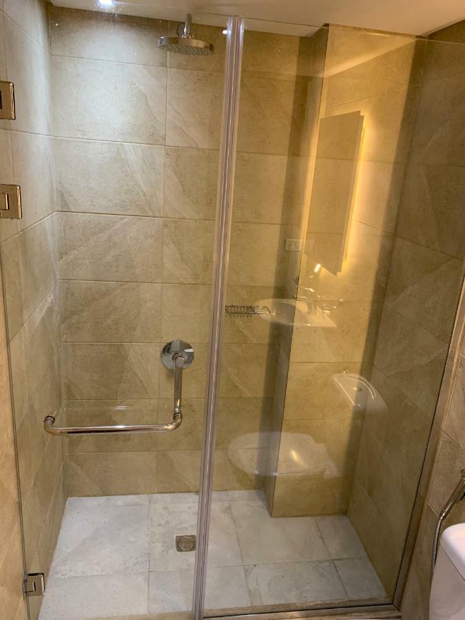Miramar Talaat Harb Square Hotel Кайро Стая снимка