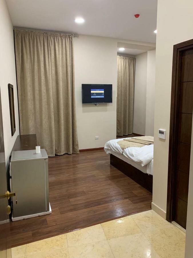 Miramar Talaat Harb Square Hotel Кайро Екстериор снимка