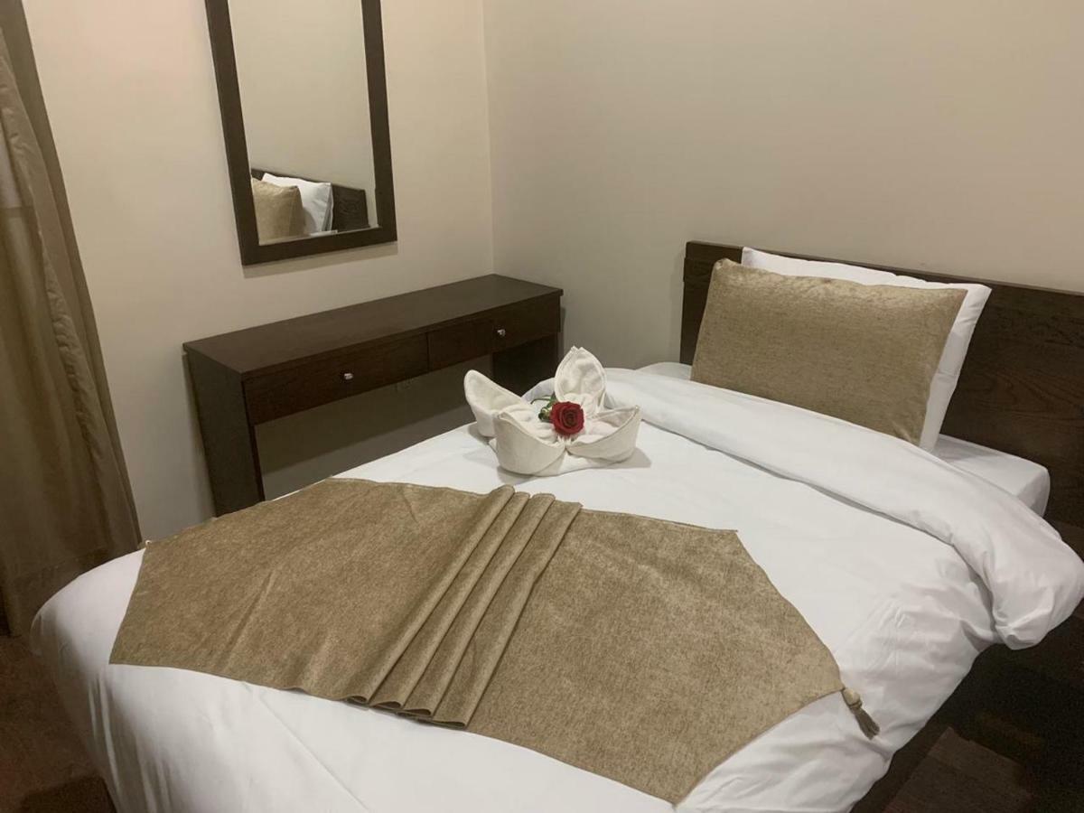 Miramar Talaat Harb Square Hotel Кайро Екстериор снимка
