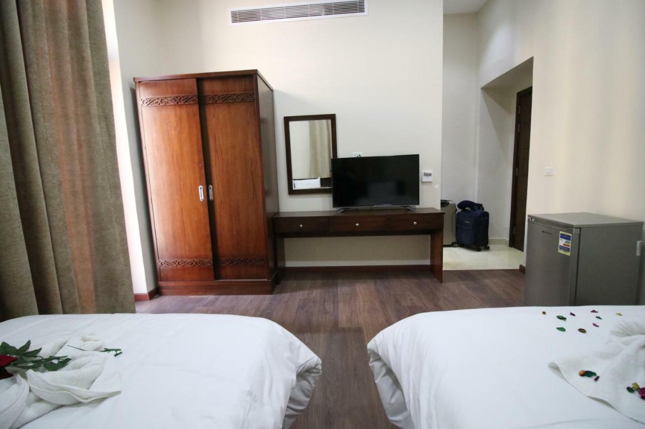 Miramar Talaat Harb Square Hotel Кайро Екстериор снимка
