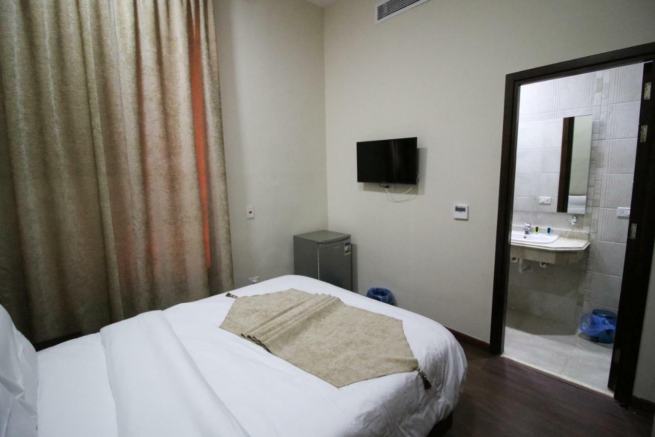 Miramar Talaat Harb Square Hotel Кайро Екстериор снимка
