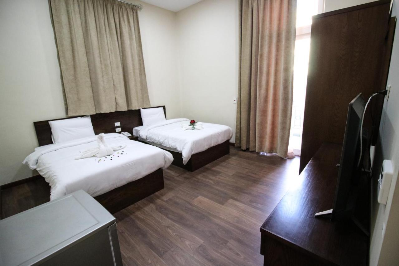 Miramar Talaat Harb Square Hotel Кайро Екстериор снимка