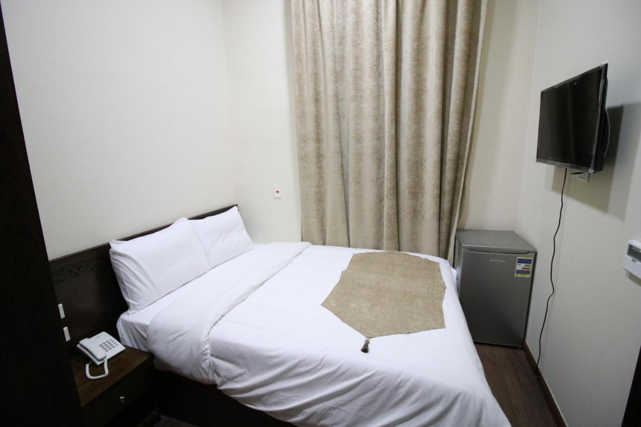 Miramar Talaat Harb Square Hotel Кайро Екстериор снимка