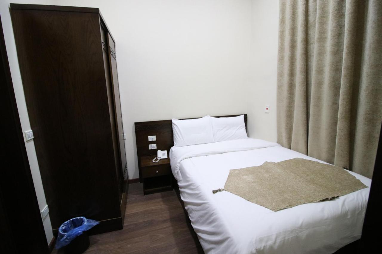 Miramar Talaat Harb Square Hotel Кайро Екстериор снимка